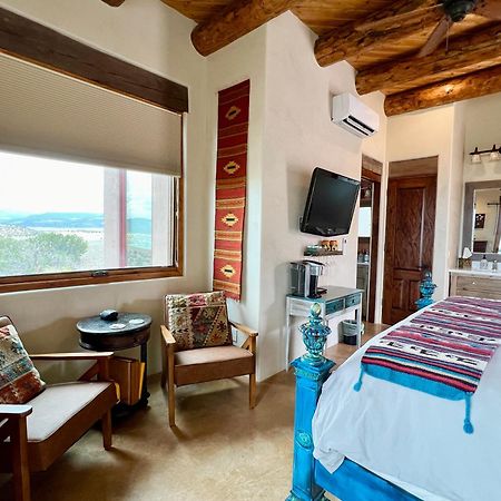 The Grand Hacienda Inn With Breakfast Abiquiu Exterior photo