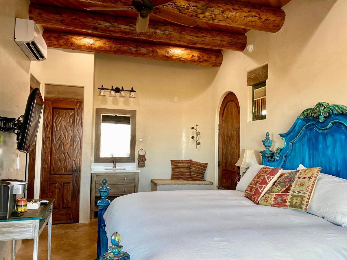 The Grand Hacienda Inn With Breakfast Abiquiu Exterior photo