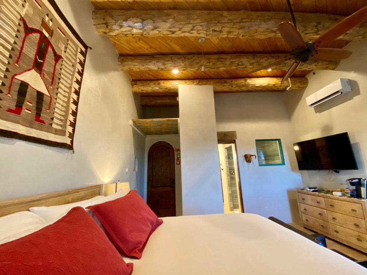 The Grand Hacienda Inn With Breakfast Abiquiu Exterior photo