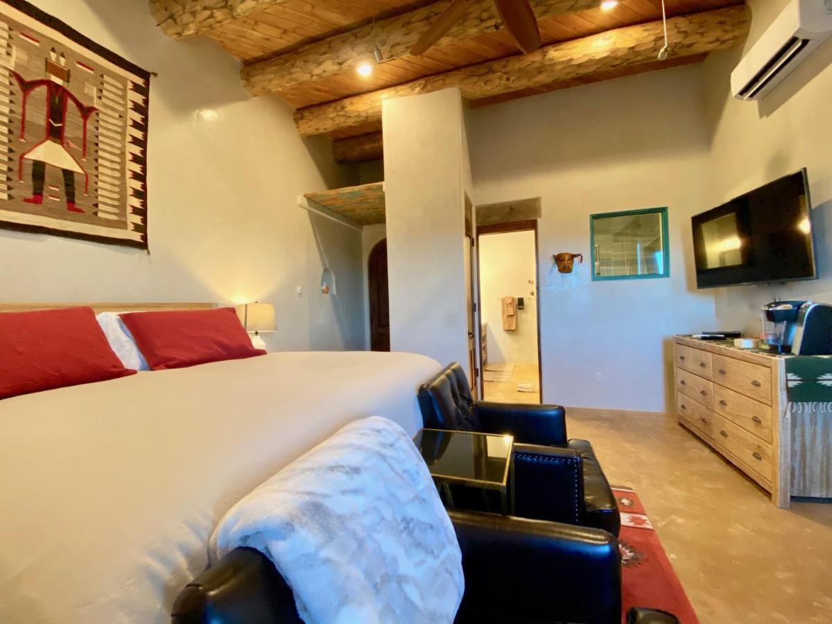 The Grand Hacienda Inn With Breakfast Abiquiu Exterior photo