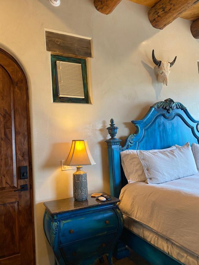 The Grand Hacienda Inn With Breakfast Abiquiu Exterior photo