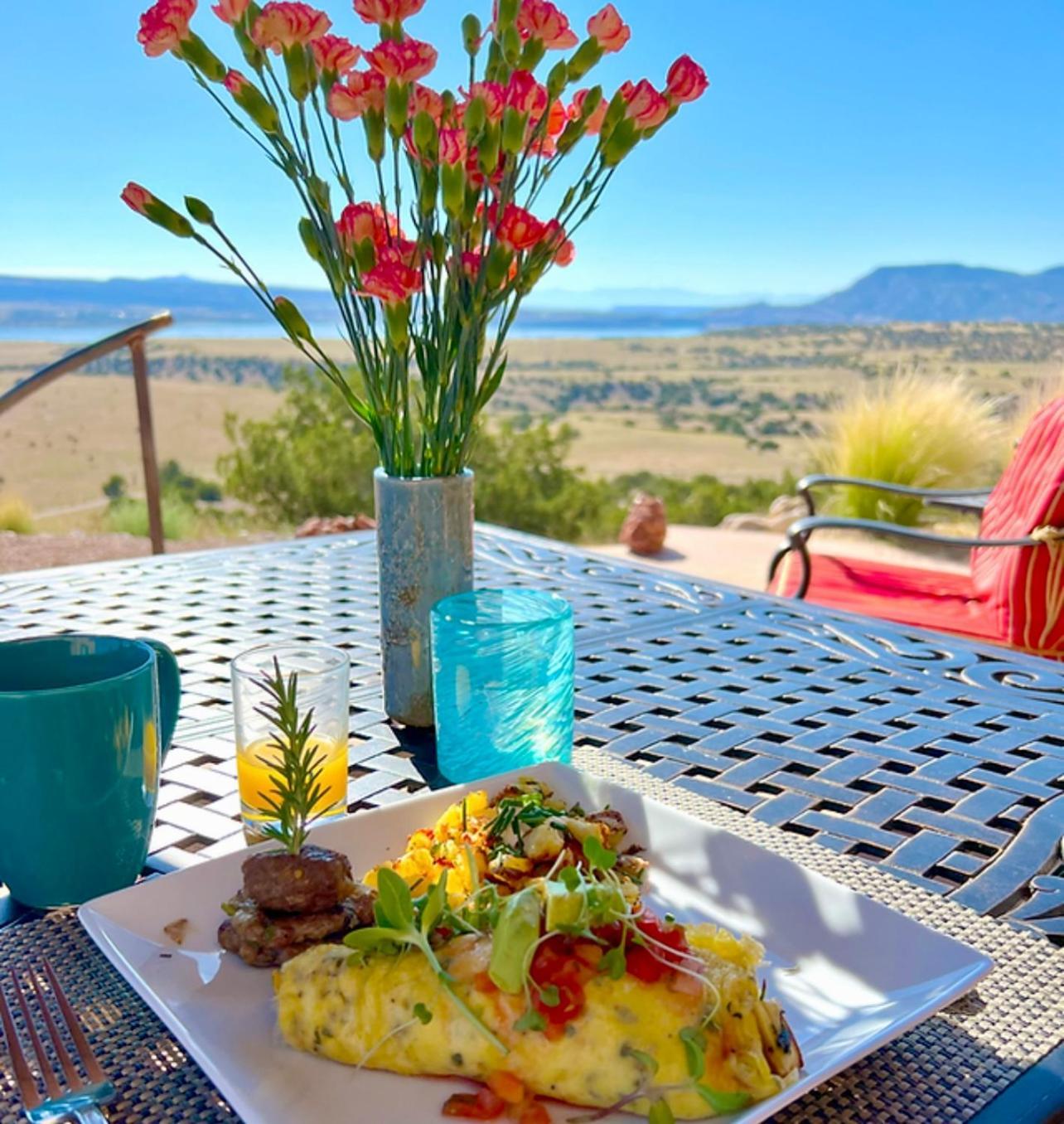 The Grand Hacienda Inn With Breakfast Abiquiu Exterior photo